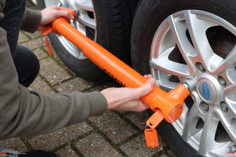 FullStop Gemini Twin Axle Wheel Clamp